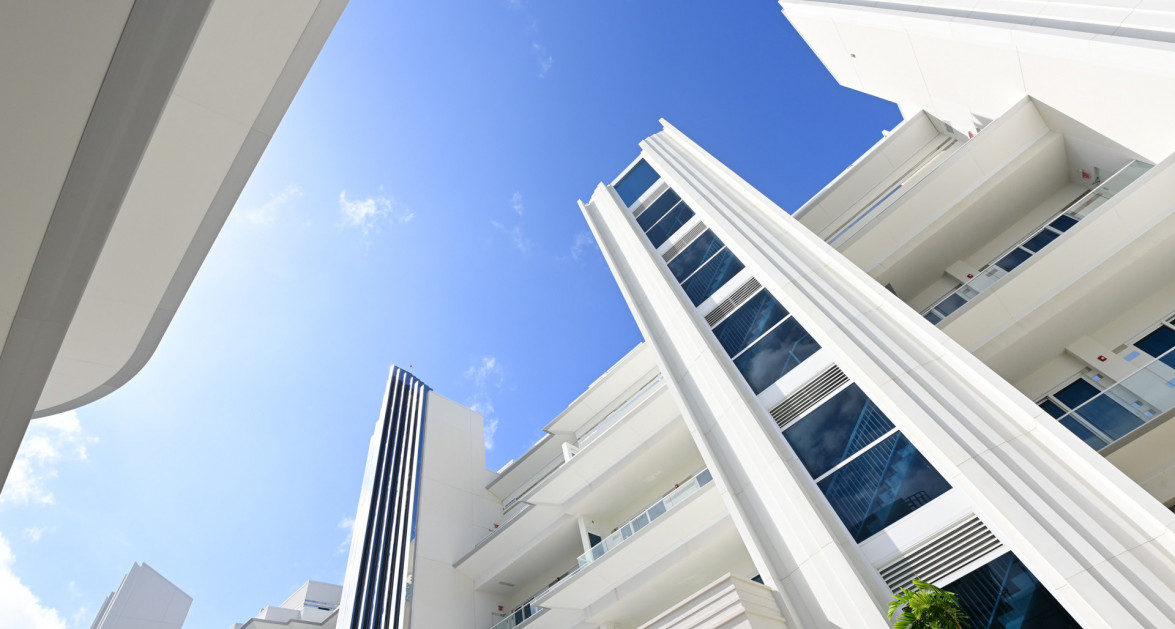 Ocean Front, Corner Unit at FIN Grand Cayman - Image 16