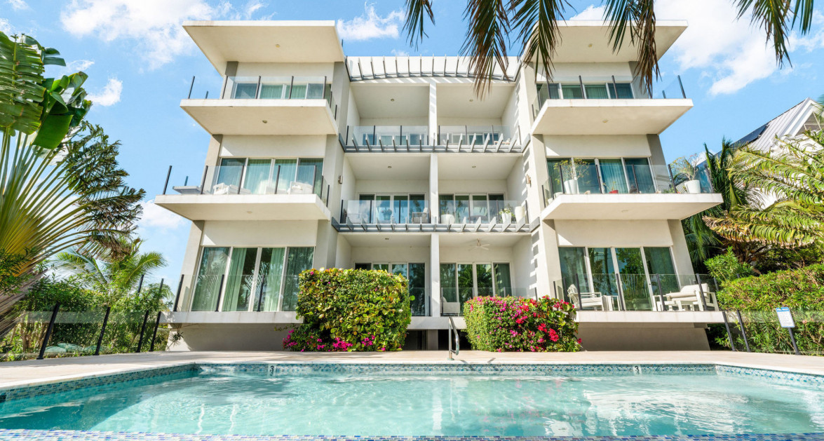 OCEAN FRONT MODERN LUXURY SHORE CLUB #3