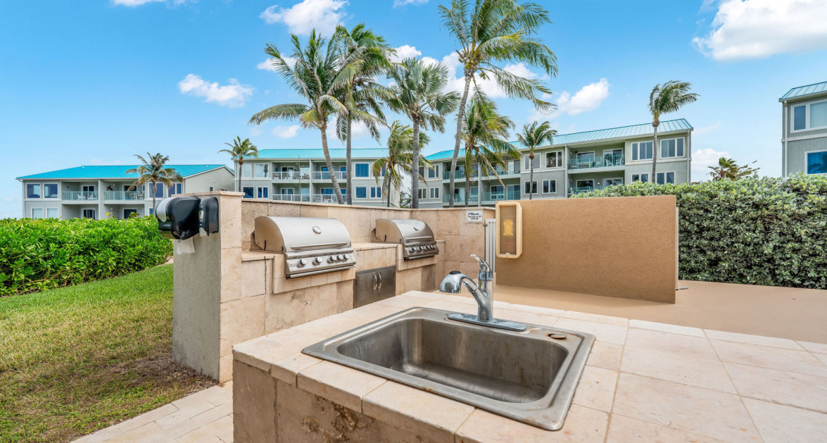 Ocean Front Top Floor Large Three Bed Ocean Pointe Villas - Image 39