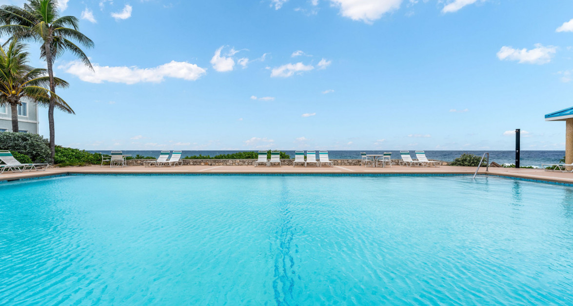 Ocean Front Top Floor Large Three Bed Ocean Pointe Villas - Image 35
