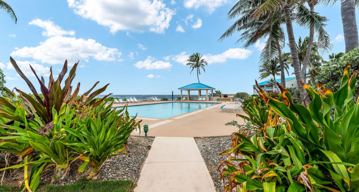 Ocean Front Top Floor Large Three Bed Ocean Pointe Villas - Image 36
