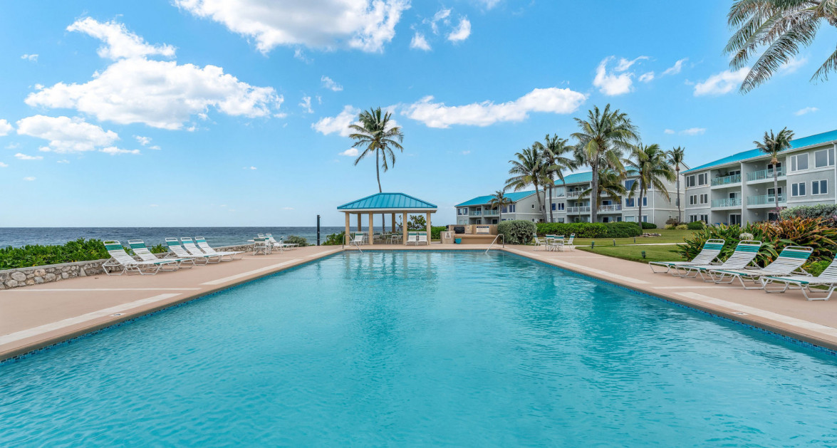 Ocean Front Top Floor Large Three Bed Ocean Pointe Villas - Image 37