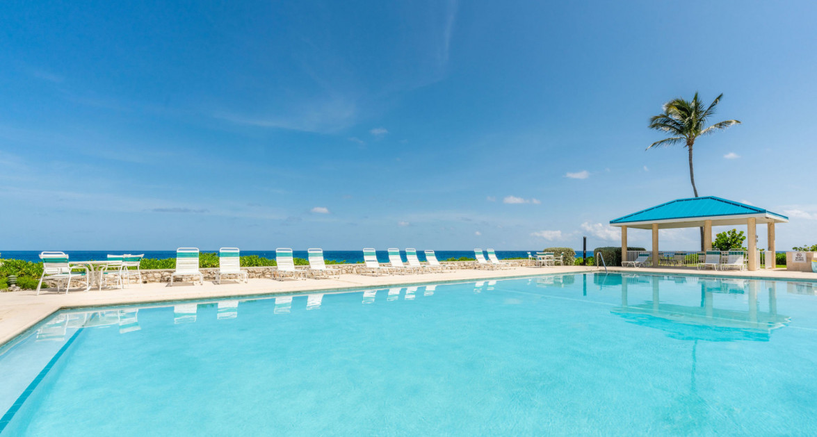 Ocean Front Top Floor Large Three Bed Ocean Pointe Villas - Image 3