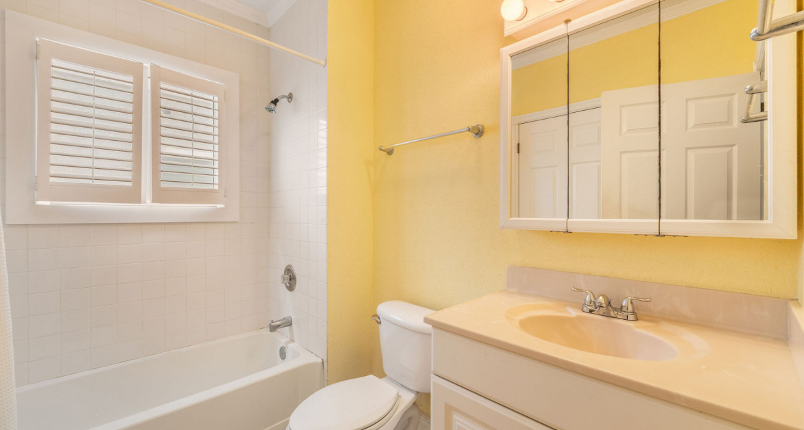 Ocean Front Top Floor Large Three Bed Ocean Pointe Villas - Image 20