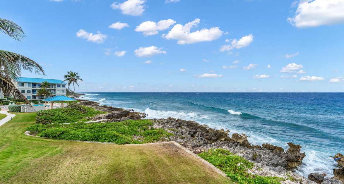 Ocean Front Top Floor Large Three Bed Ocean Pointe Villas - Image 29