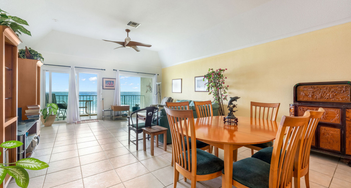 Ocean Front Top Floor Large Three Bed Ocean Pointe Villas - Image 15