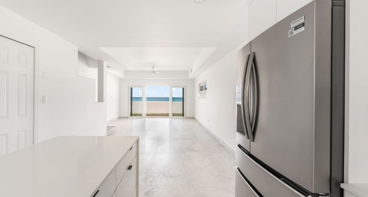 Ocean Front Windsor Village Corner 2 Bed Newly Renovated - Image 18