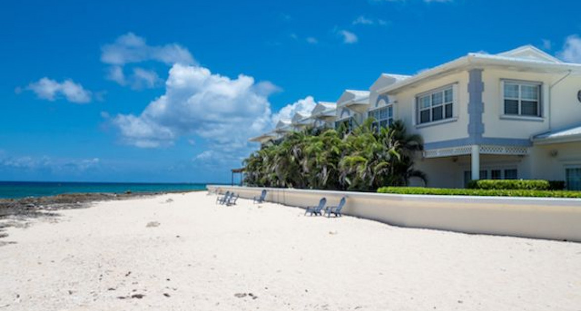 Ocean Front Windsor Village Corner 2 Bed Newly Renovated - Image 3