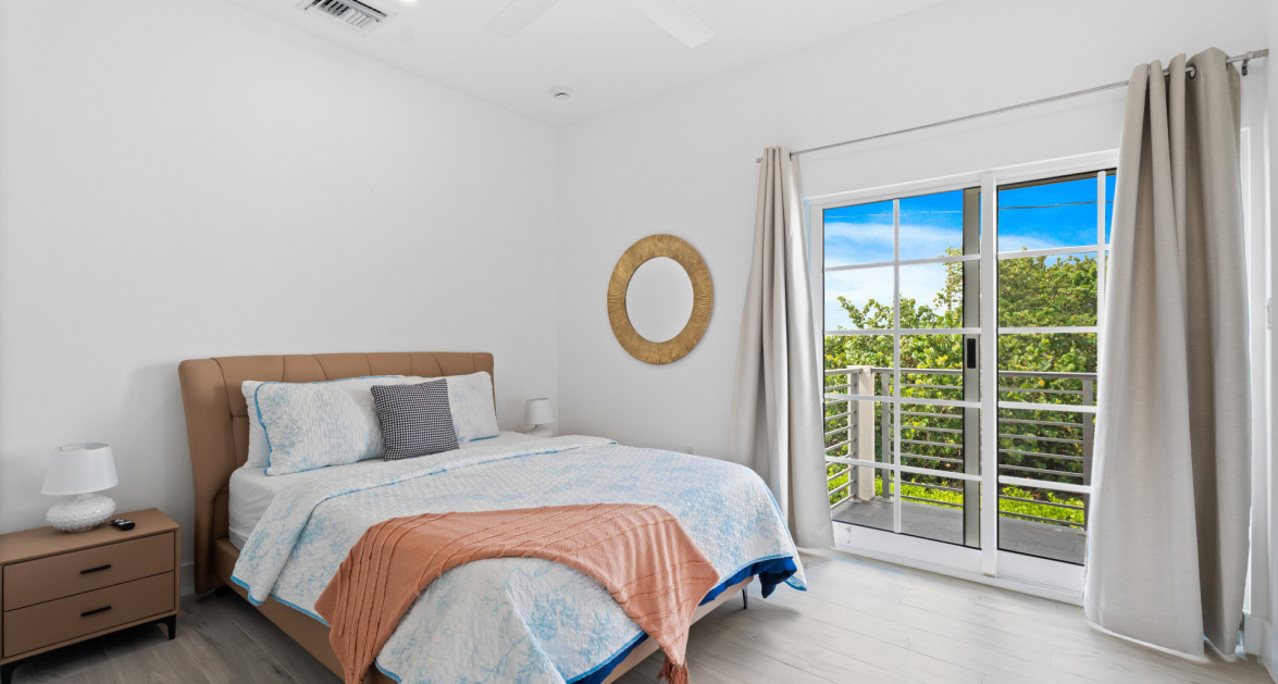 OCEAN VISTA 2 BED/2.5 BATH OCEAN VIEW END UNIT #1 - Image 16