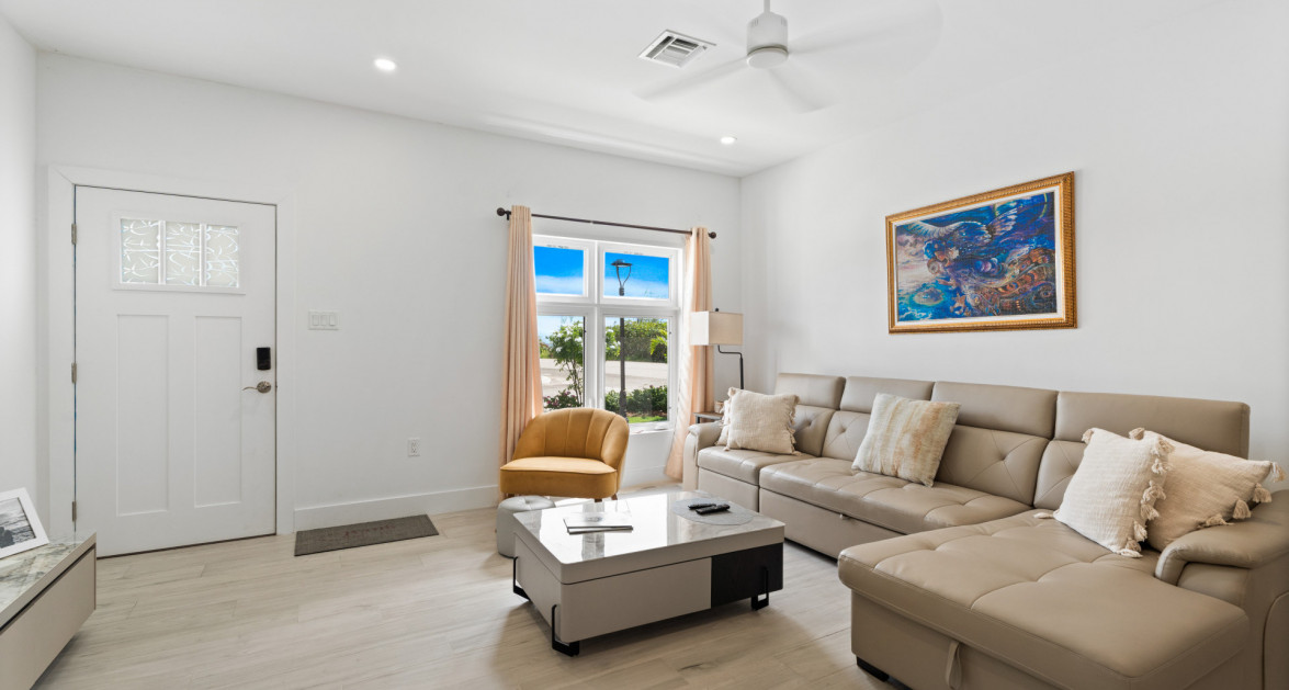 OCEAN VISTA 2 BED/2.5 BATH OCEAN VIEW END UNIT #1 - Image 1