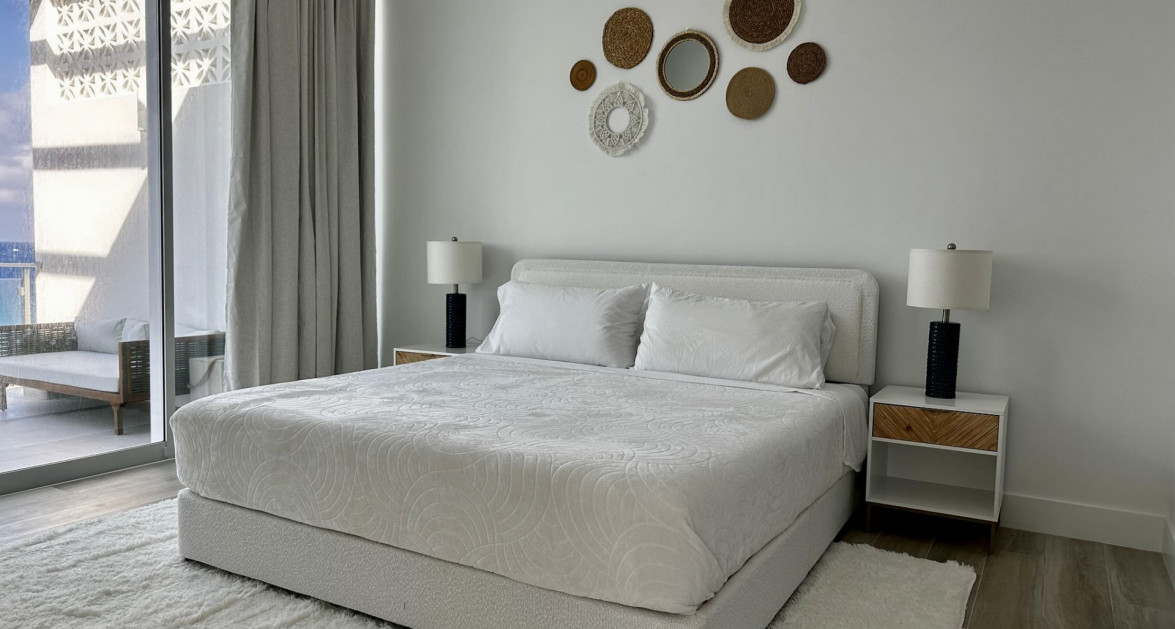 Oceanfront Penthouse- Stunning New 3 Bed- Sunset Point - Image 6