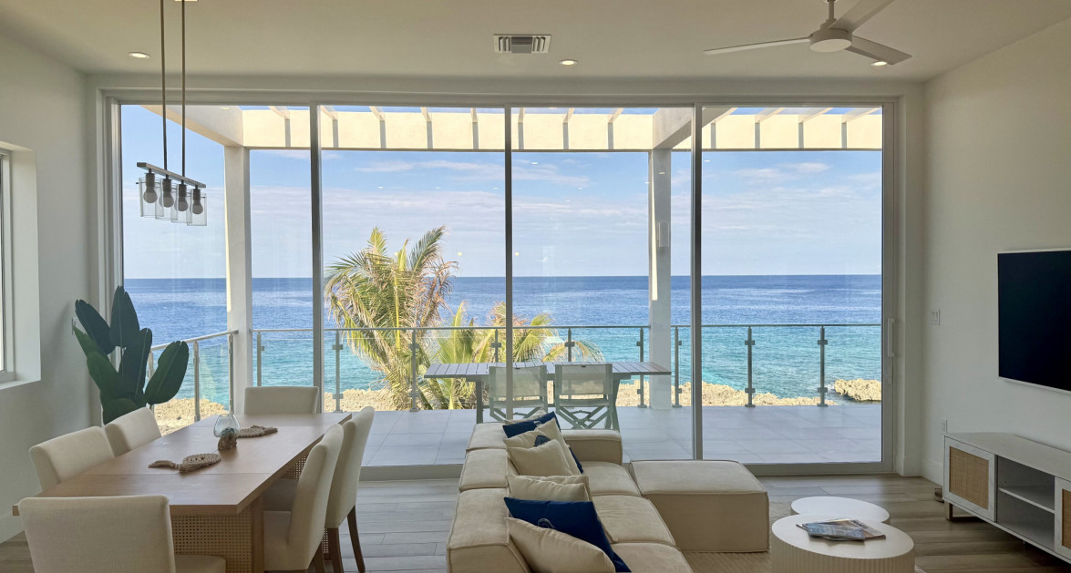 Oceanfront Penthouse- Stunning New 3 Bed- Sunset Point