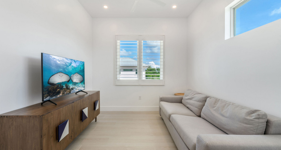 Oceans 9 Beachfront Detached Home - Image 17