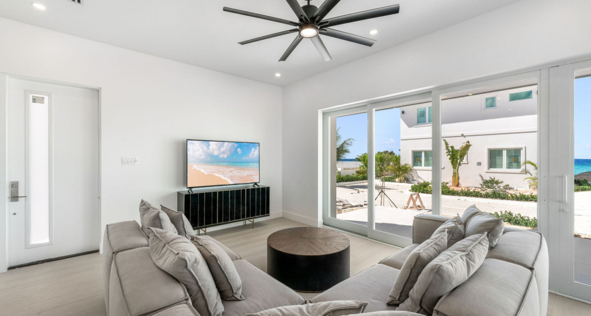 Oceans 9 Beachfront Detached Home - Image 7
