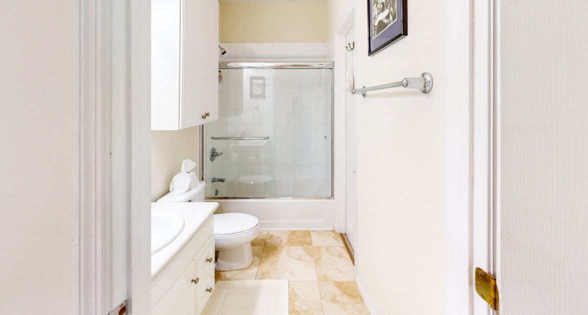 Oceanview 3 Bed at South Shore - Image 8