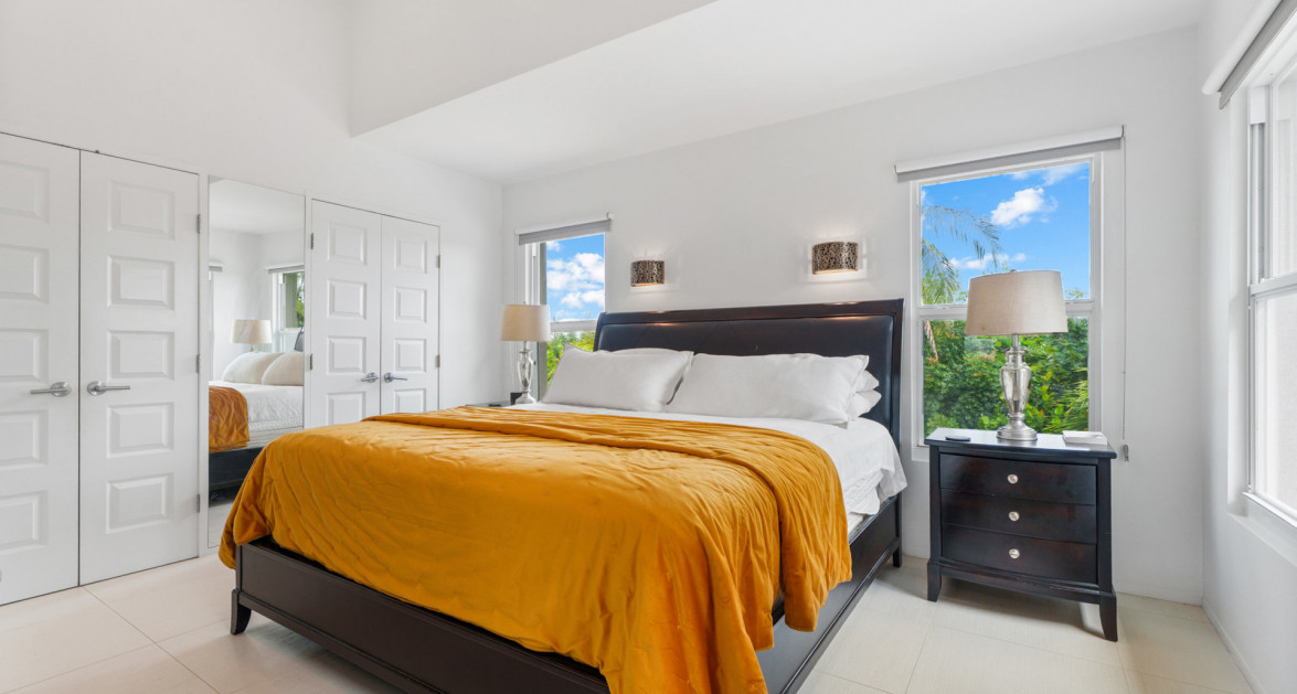 Old Prospect Groves #13 (Stunning 3 Bed, 3 Bath w/ Den Beachfront Residence) - Image 14