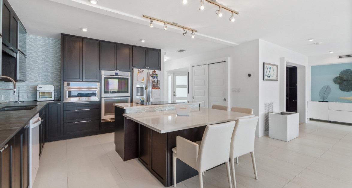 Old Prospect Groves #13 (Stunning 3 Bed, 3 Bath w/ Den Beachfront Residence) - Image 7