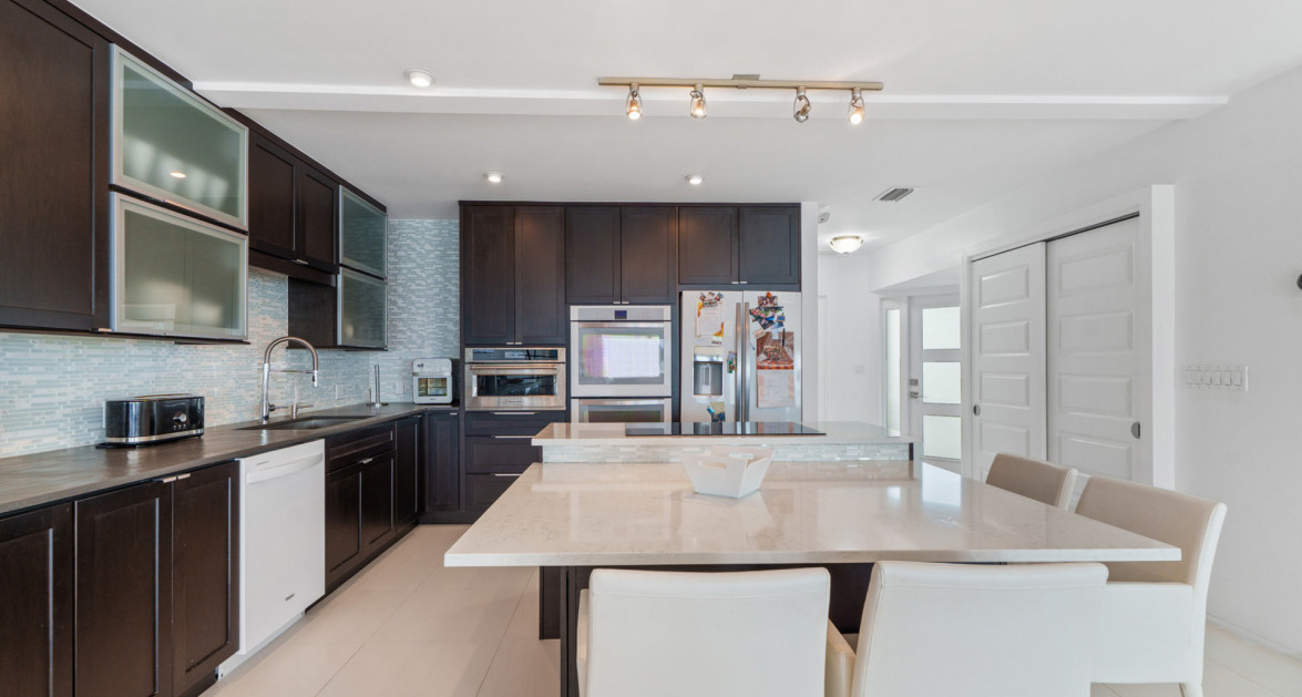 Old Prospect Groves #13 (Stunning 3 Bed, 3 Bath w/ Den Beachfront Residence) - Image 9