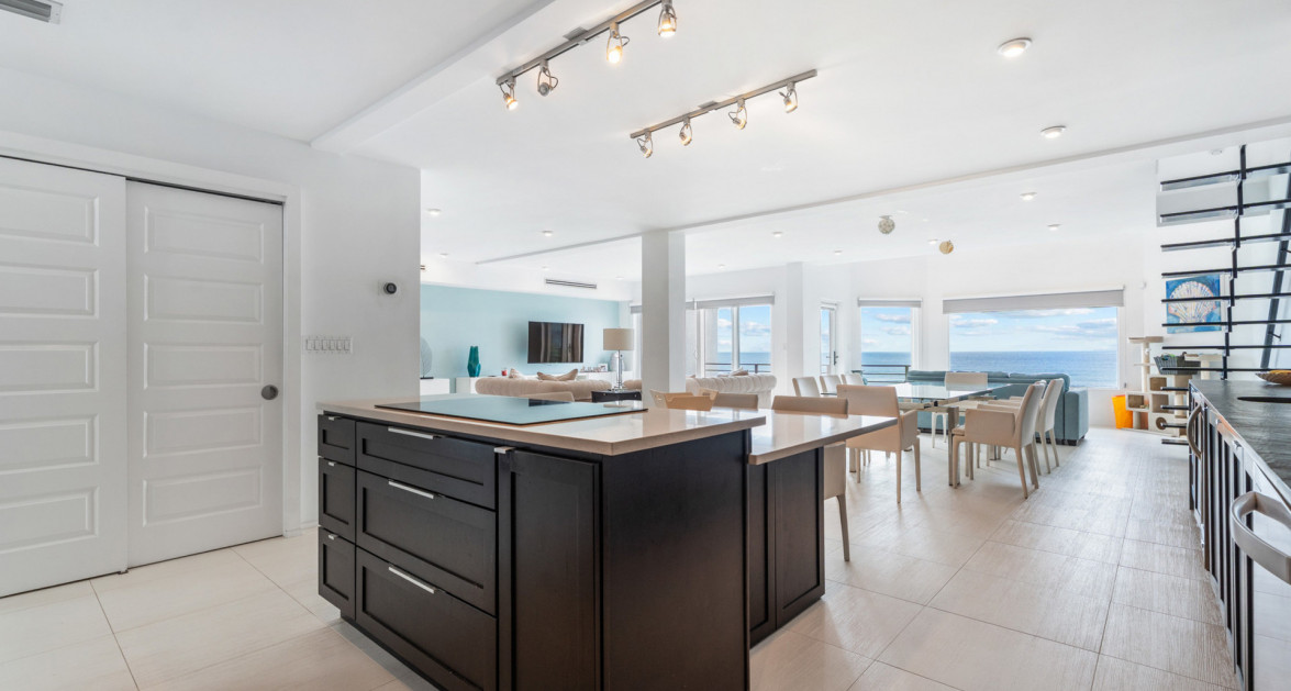 Old Prospect Groves #13 (Stunning 3 Bed, 3 Bath w/ Den Beachfront Residence) - Image 4