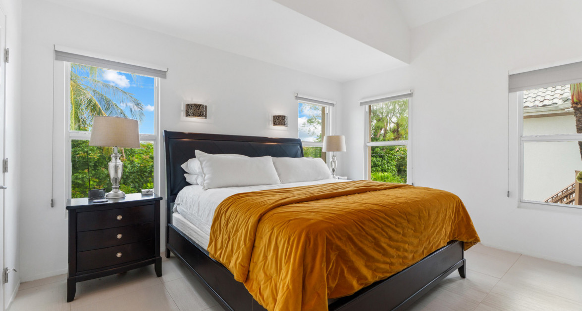 Old Prospect Groves #13 (Stunning 3 Bed, 3 Bath w/ Den Beachfront Residence) - Image 15