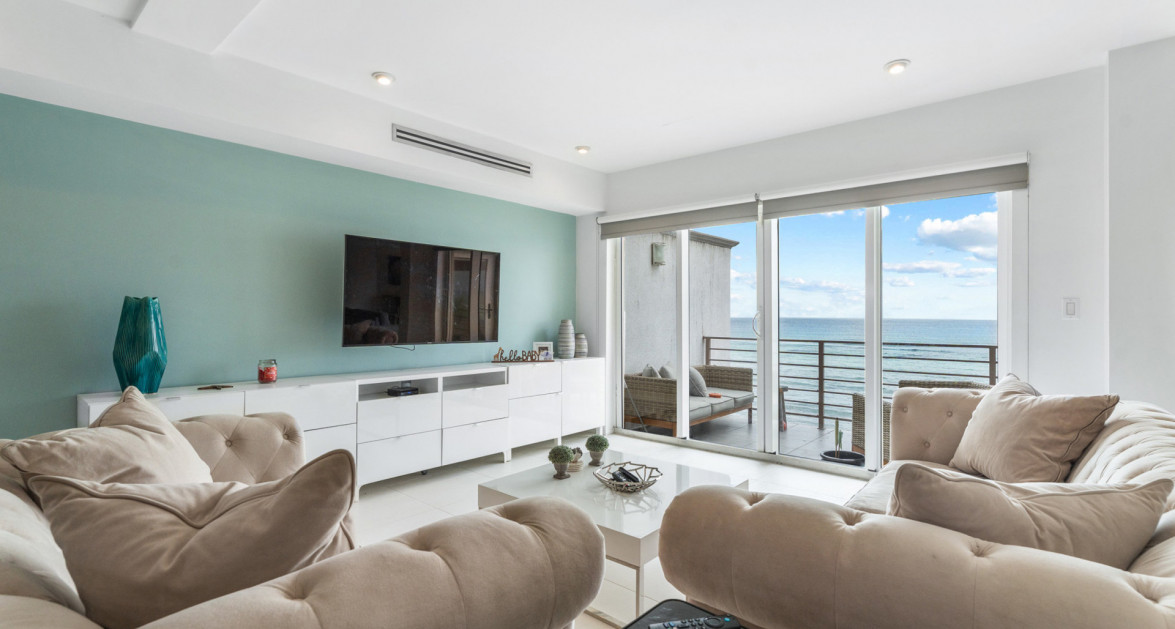 Old Prospect Groves #13 (Stunning 3 Bed, 3 Bath w/ Den Beachfront Residence) - Image 3