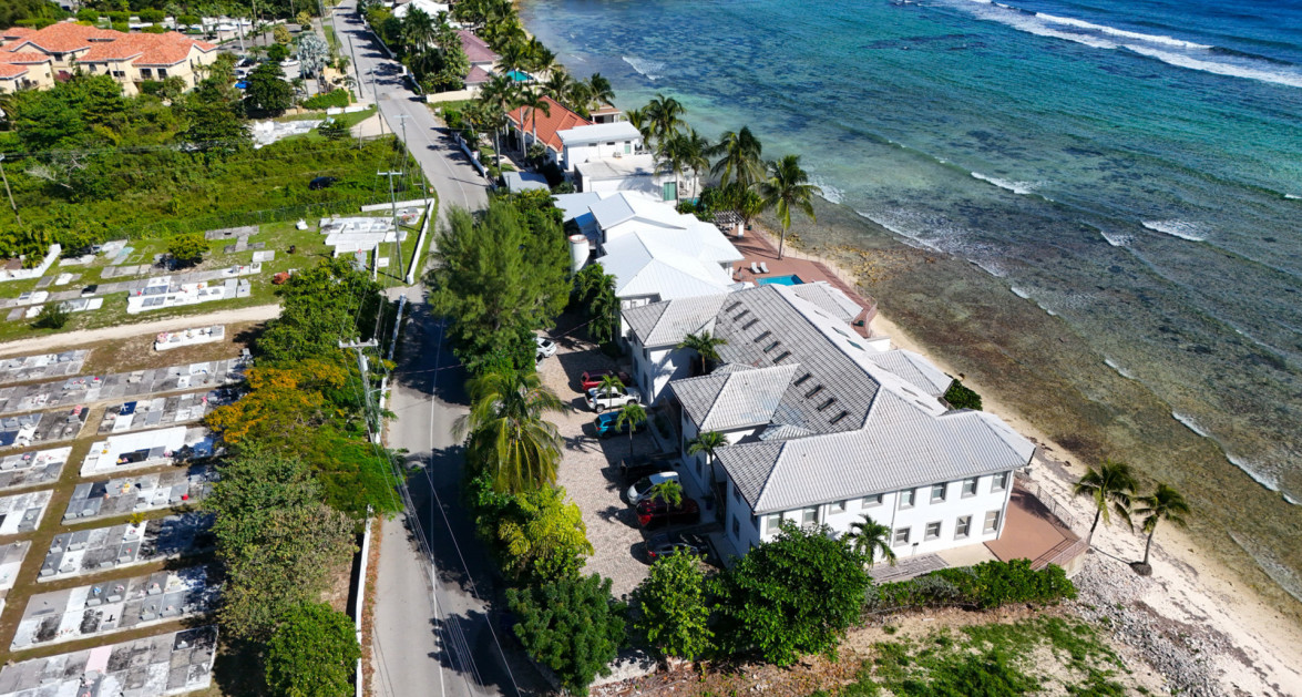 Old Prospect Groves #13 (Stunning 3 Bed, 3 Bath w/ Den Beachfront Residence) - Image 9