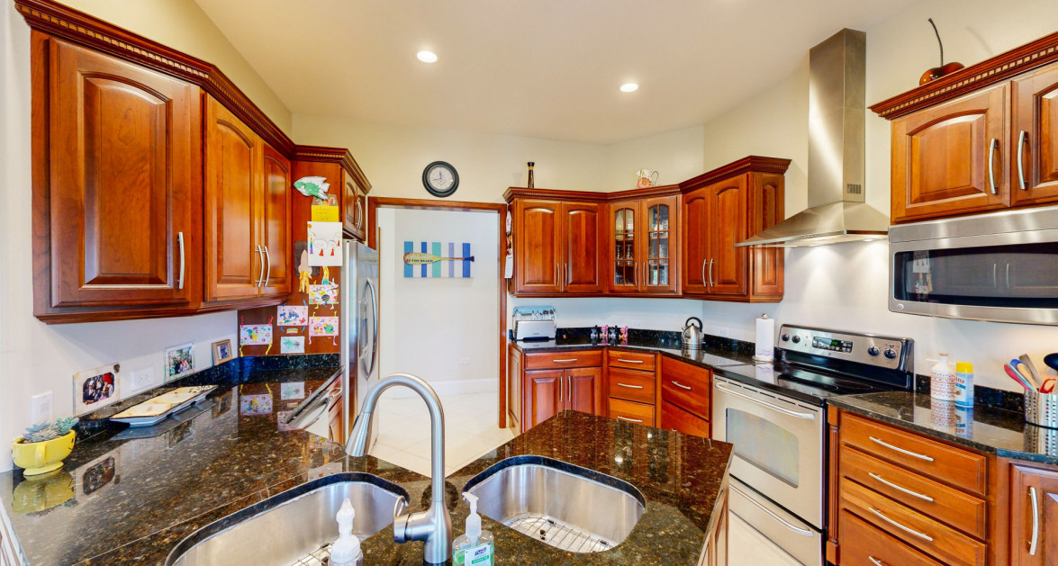 OMEGA BAY ESTATES CANAL HOME | #189 WHIRLWIND DRIVE - Image 8