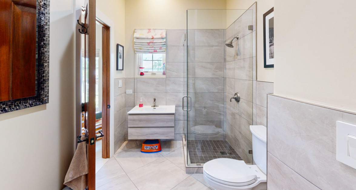 OMEGA BAY ESTATES CANAL HOME | #189 WHIRLWIND DRIVE - Image 12