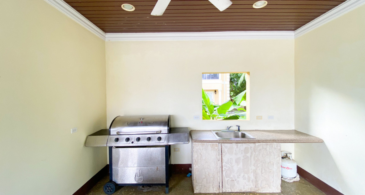 Omega Bay Gardens 1 Bed - Image 8