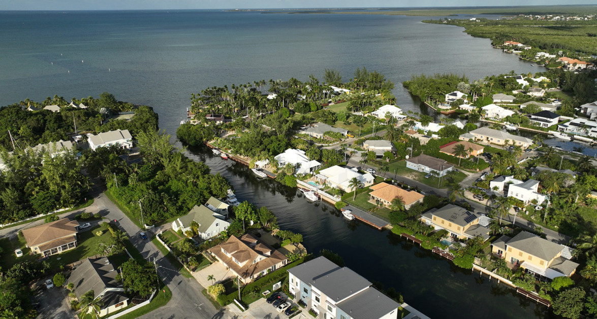 Omega Dr. Canal Front Duplex - Image 34