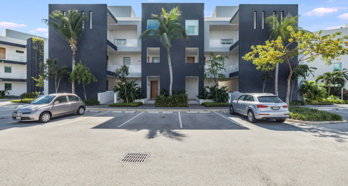 One Bedroom at One Canal Point, Seven Mile Corridor - Image 10