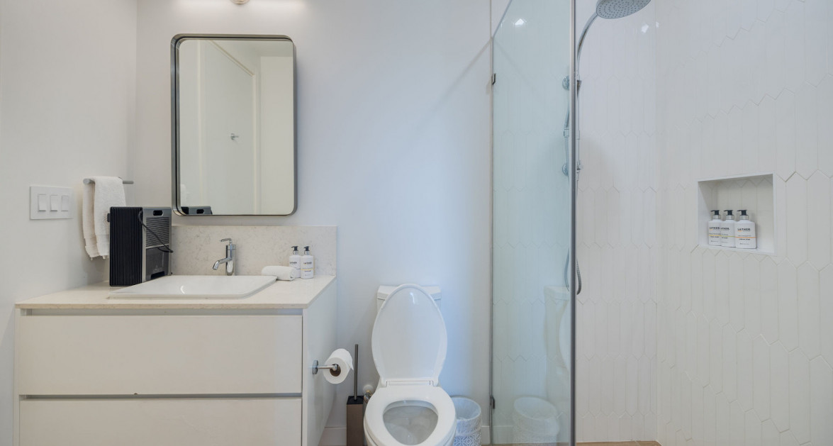 One Bedroom at One Canal Point, Seven Mile Corridor - Image 8