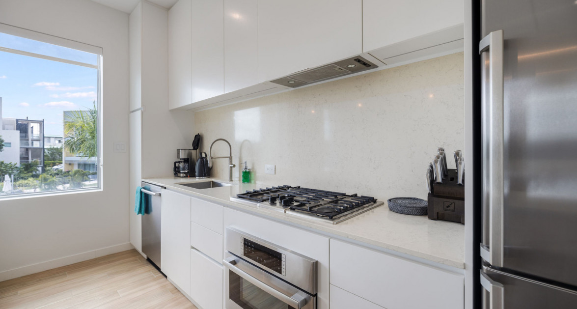 One Bedroom at One Canal Point, Seven Mile Corridor - Image 5