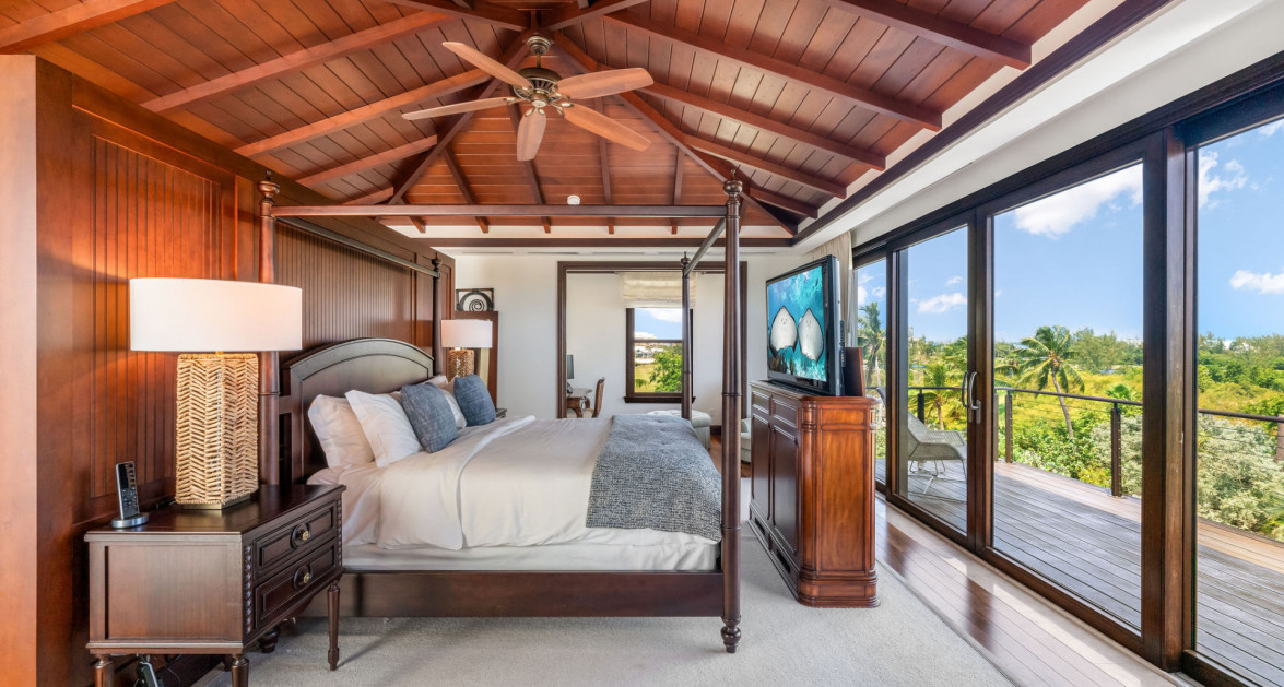 ONE LOVE - DECKHOUSE AT THE RITZ- CARLTON - Image 15