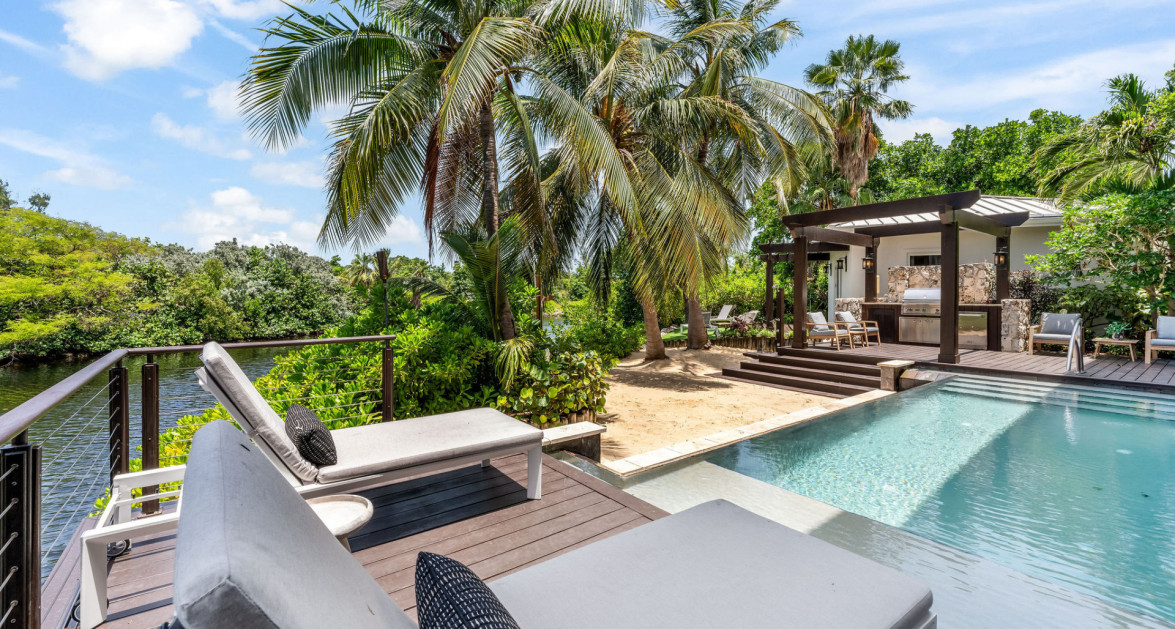 ONE LOVE - DECKHOUSE AT THE RITZ- CARLTON - Image 26