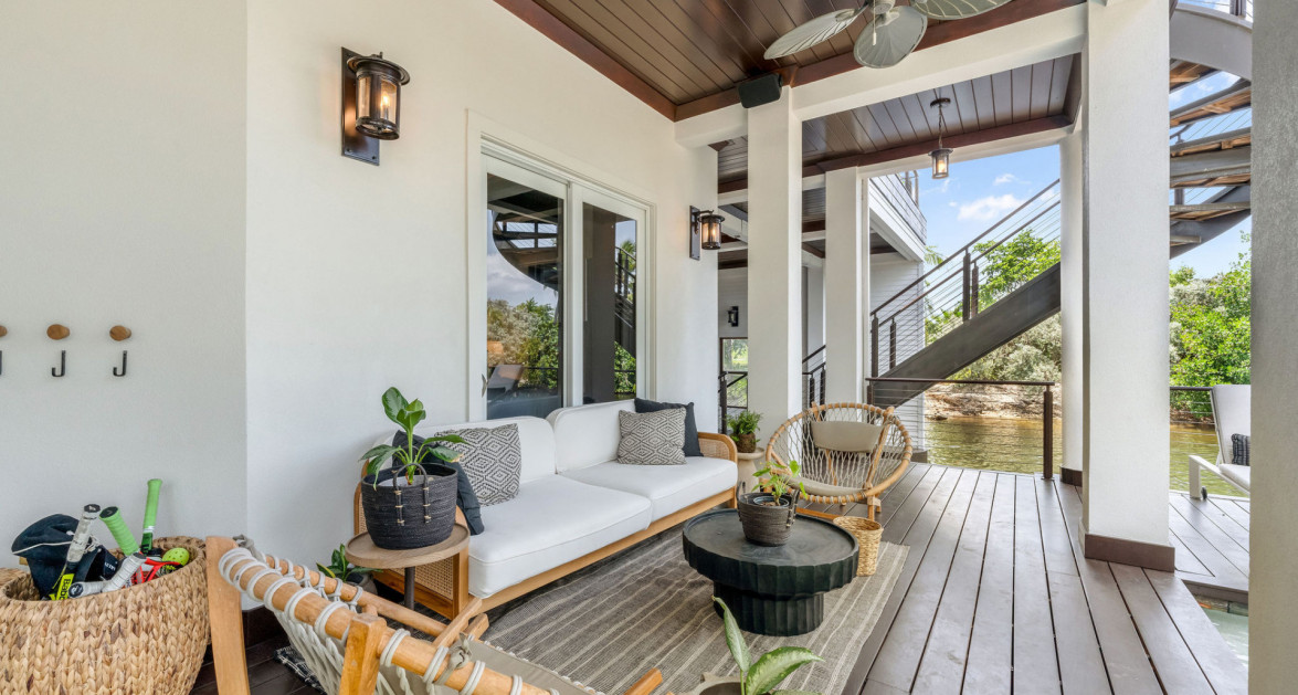 ONE LOVE - DECKHOUSE AT THE RITZ- CARLTON - Image 32