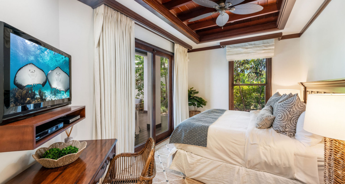 ONE LOVE - DECKHOUSE AT THE RITZ- CARLTON - Image 22