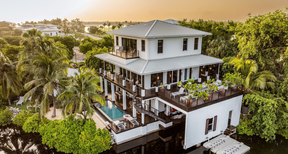 ONE LOVE - DECKHOUSE AT THE RITZ- CARLTON - Image 1