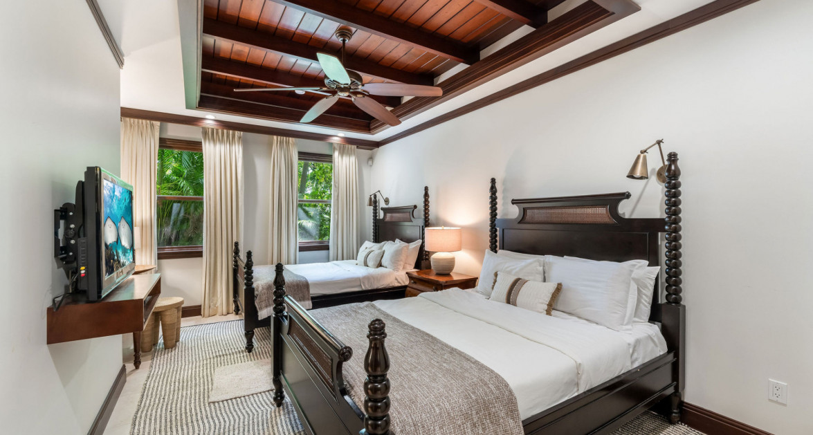 ONE LOVE - DECKHOUSE AT THE RITZ- CARLTON - Image 24