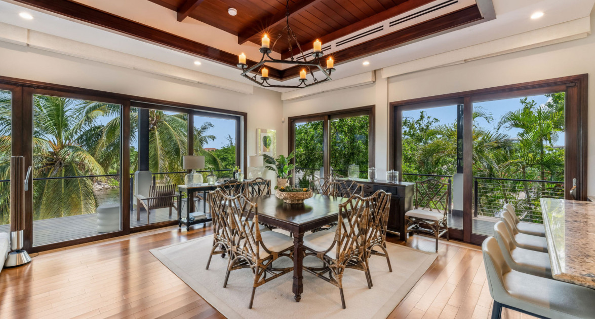 ONE LOVE - DECKHOUSE AT THE RITZ- CARLTON - Image 9