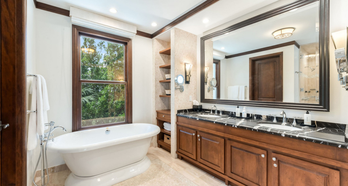 ONE LOVE - DECKHOUSE AT THE RITZ- CARLTON - Image 18