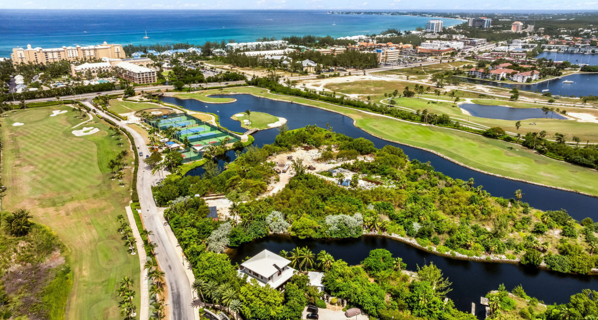 ONE LOVE - DECKHOUSE AT THE RITZ- CARLTON - Image 4