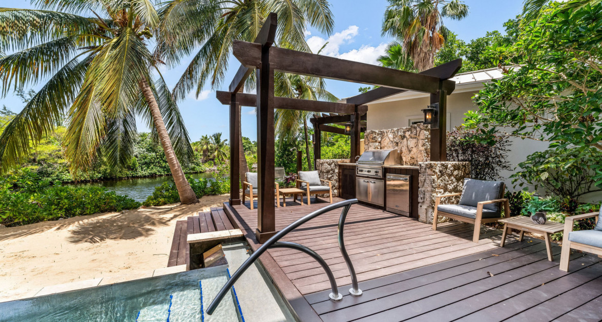 ONE LOVE - DECKHOUSE AT THE RITZ- CARLTON - Image 36