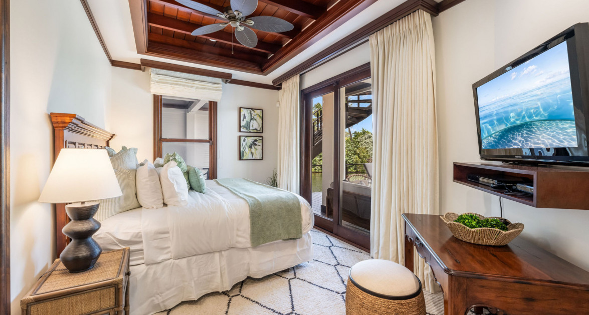 ONE LOVE - DECKHOUSE AT THE RITZ- CARLTON - Image 20