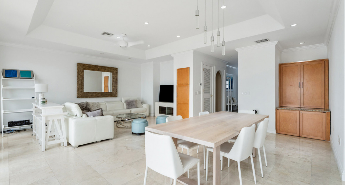 Palacades #2 (4 Bed Oceanfront Villa) - Image 4