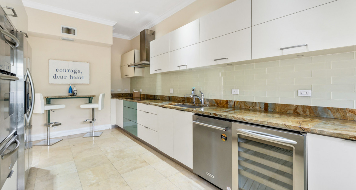 Palacades #2 (4 Bed Oceanfront Villa) - Image 8