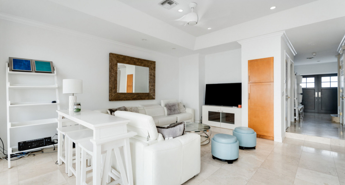 Palacades #2 (4 Bed Oceanfront Villa) - Image 5