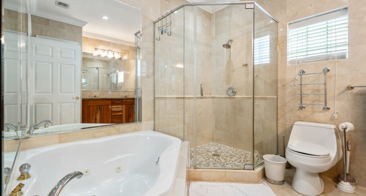 Palacades #2 (4 Bed Oceanfront Villa) - Image 15