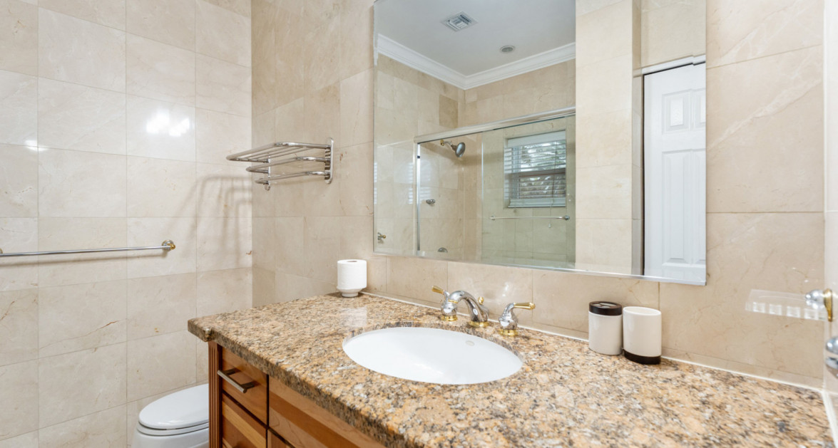 Palacades #2 (4 Bed Oceanfront Villa) - Image 17