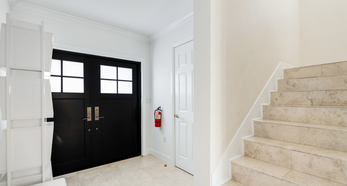 Palacades #2 (4 Bed Oceanfront Villa) - Image 12